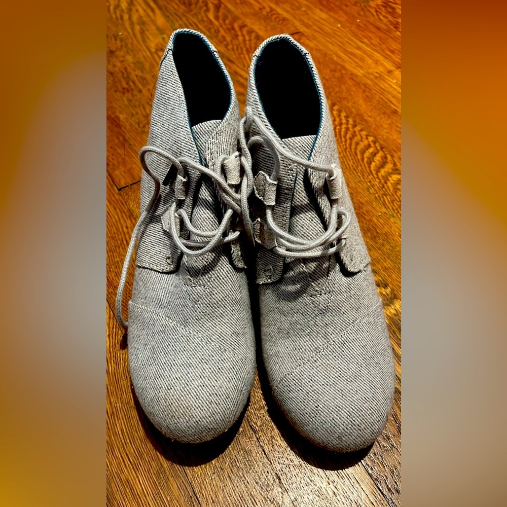 Toms Booties size 9